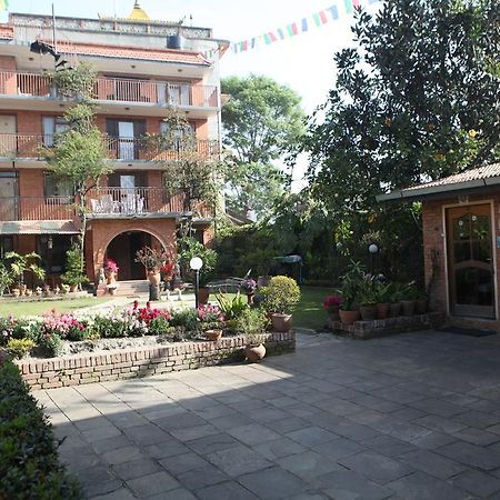 Maya Guest House Thimi Екстериор снимка