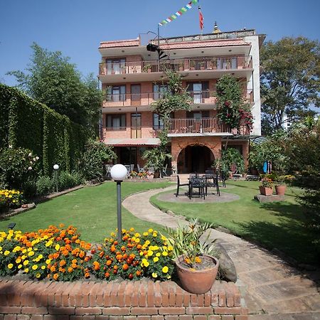Maya Guest House Thimi Екстериор снимка