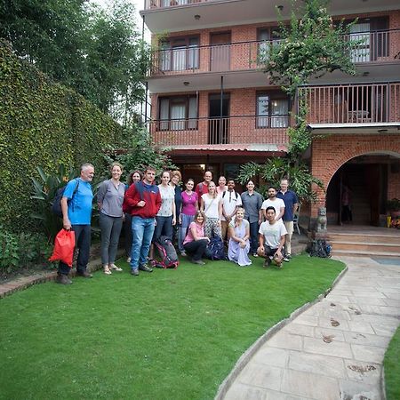 Maya Guest House Thimi Екстериор снимка